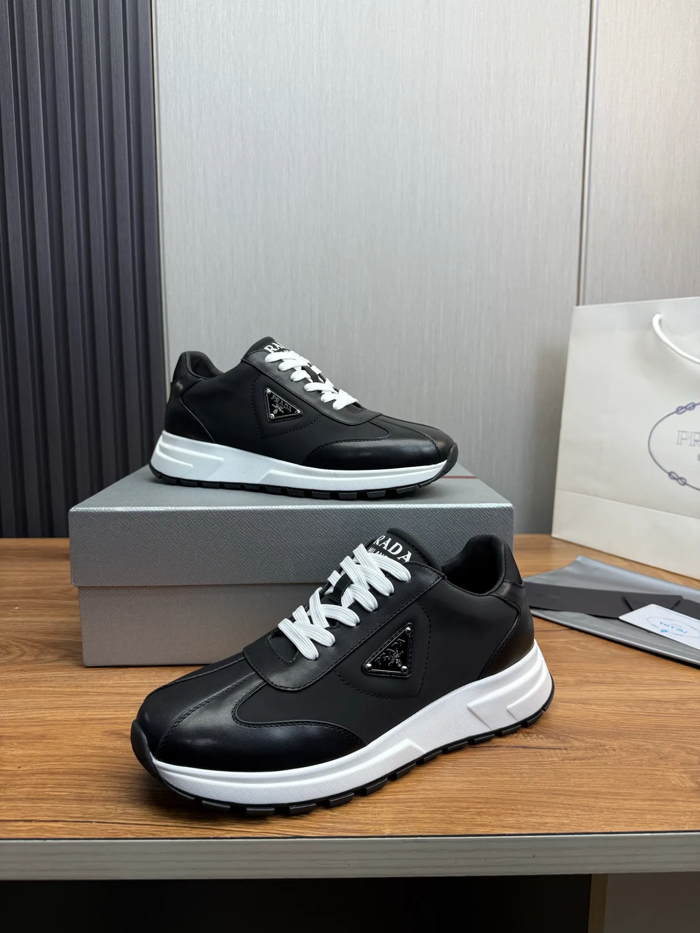 Men's shoes 💰560💰 [PRADA] Hot-selling men's shoes shipped 👏Official website synchronized ⬆️Original imported cowhide stitching waterproof fabric + cowhide lining, 1⃣️:1⃣️reproduction, original bottom, 38-45 (45. Customized, non-refundable)